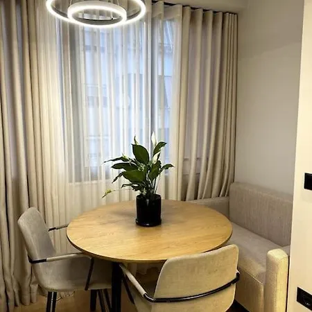 Apartmán Adger Luxury Tirana