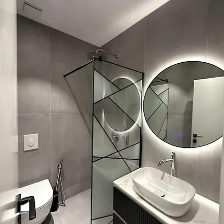 Adger Luxury * Τίρανα